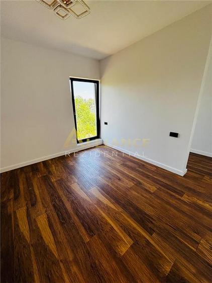 Casă individuală cu 4 camere cu Teren 300 Mp în Berceni