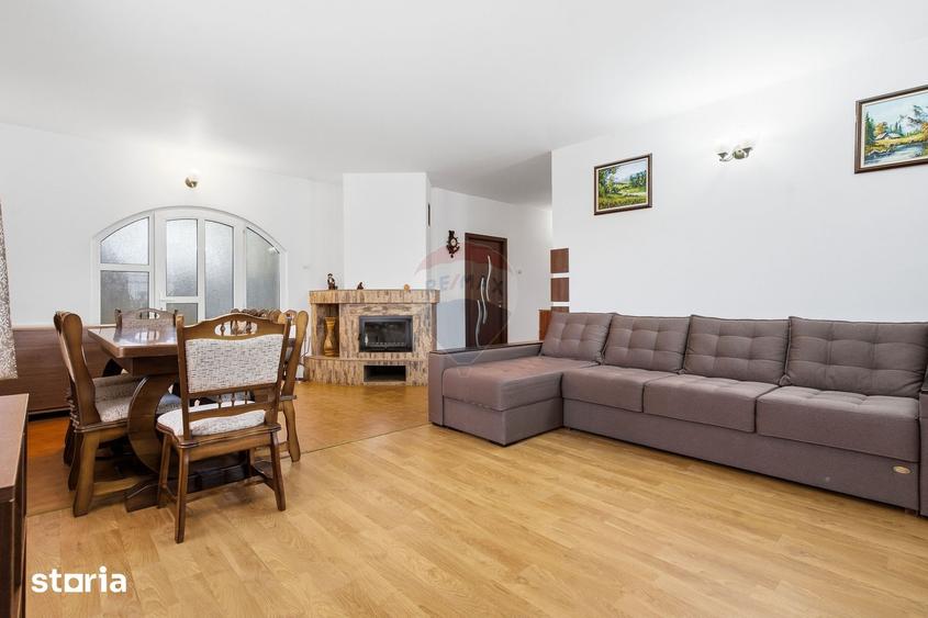 Casă cu 5 camere cu Teren 1000 Mp în Dobrovăț
