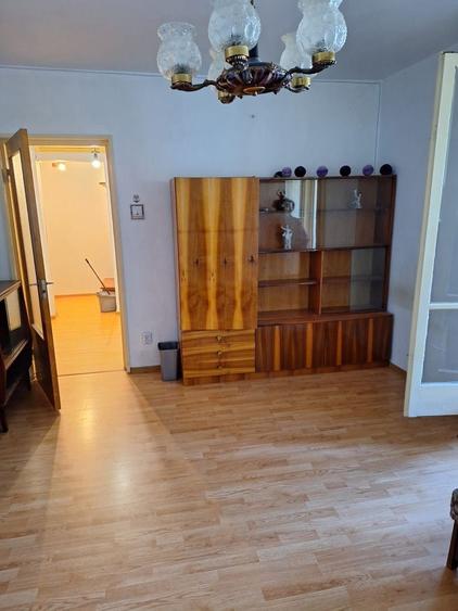Apartament cu 2 camere semidecomandat în 1 Decembrie 1918