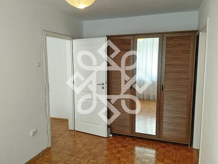 Apartament cu 3 camere semidecomandat în Rogerius