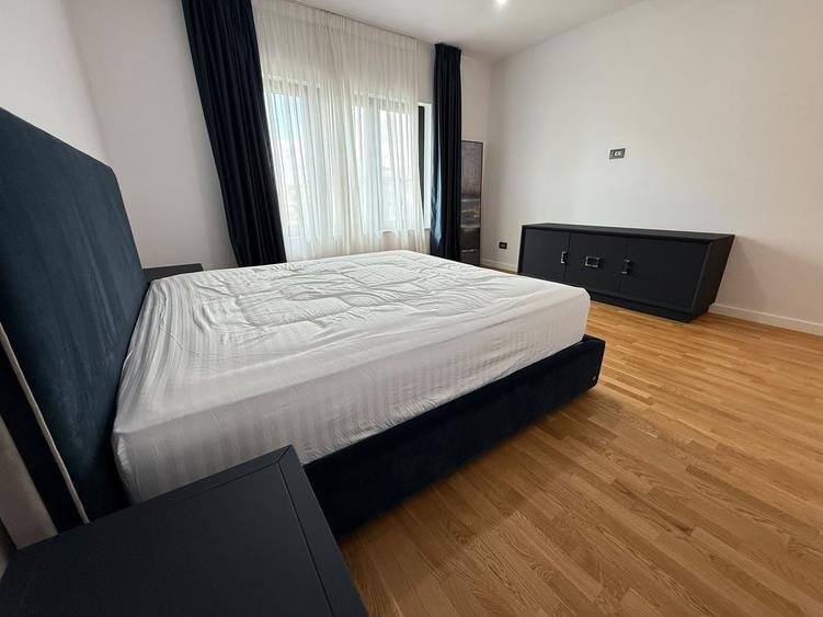Casă cu 5 camere cu Canalizare în Corbeanca
