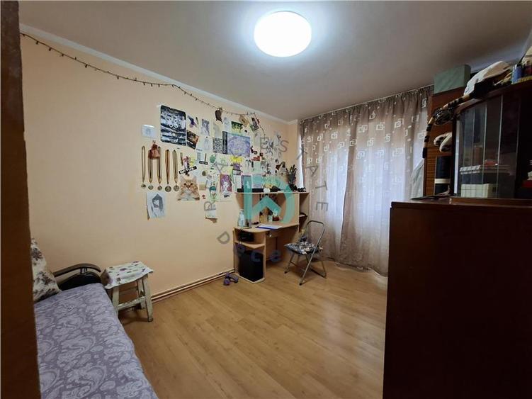 Apartament cu 3 camere decomandat în Răcădău