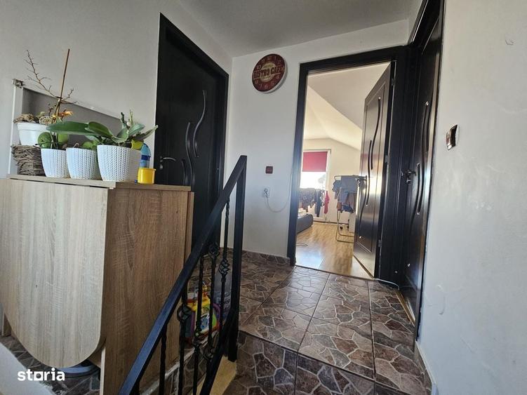 Casă cu 4 camere cu Teren 245 Mp în Șimnicu de Sus