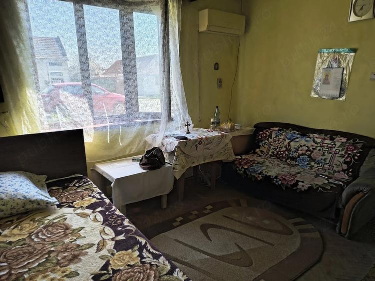Casă cu 3 camere cu Teren 2900 Mp în Gavojdia
