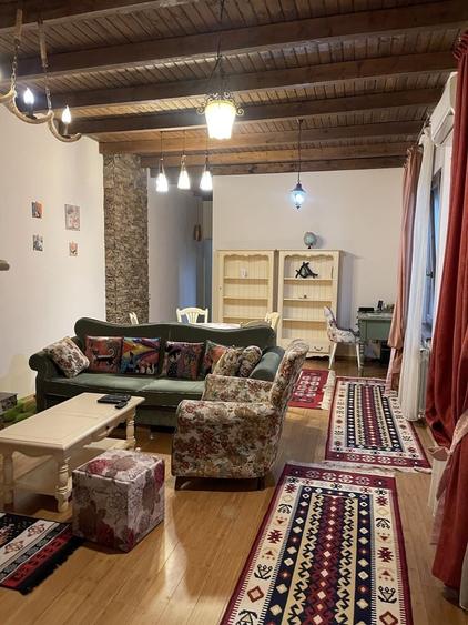 Casă cu 4 camere cu Teren 350 Mp în Central