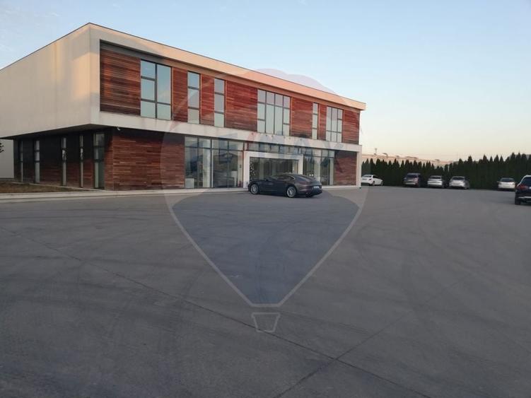 Spațiu industrial, de 16,000 mp, în Vest
