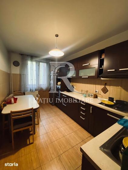 Apartament cu 4 camere decomandat în Ultracentral