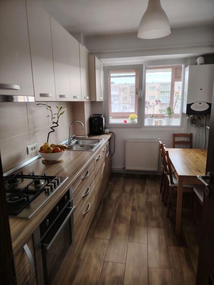 Apartament cu 3 camere decomandat în Geamăna