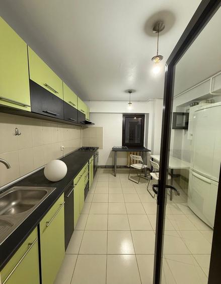 Apartament cu 3 camere semidecomandat, mobilat în Cug