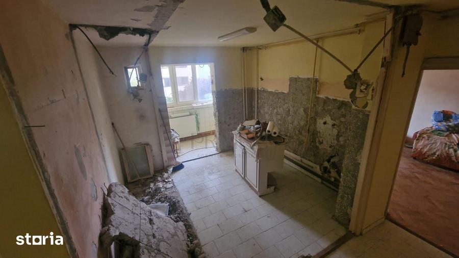 Apartament cu 2 camere decomandat în Soarelui
