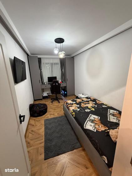 Apartament cu 4 camere în Tineretului