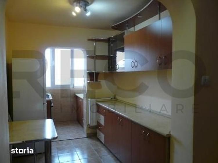 Apartament cu 2 camere decomandat în Rogerius