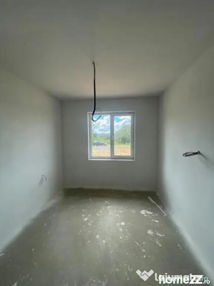Casă cu 5 camere cu Teren 530 Mp în Satu Nou de Jos