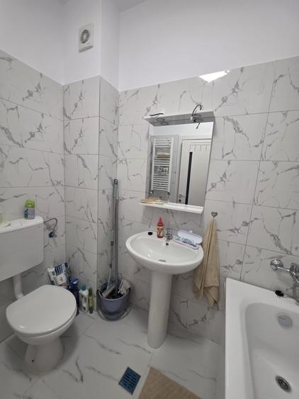 Apartament cu 2 camere semidecomandat în Militari