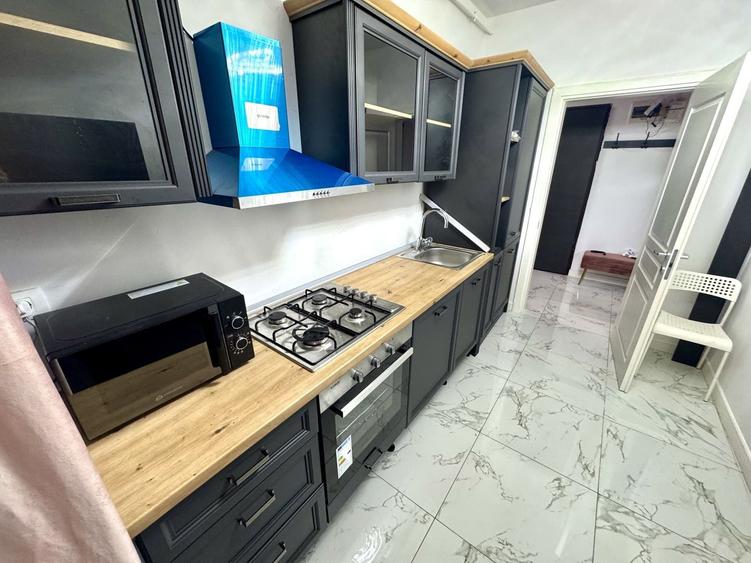 Apartament cu 3 camere decomandat în Lujerului