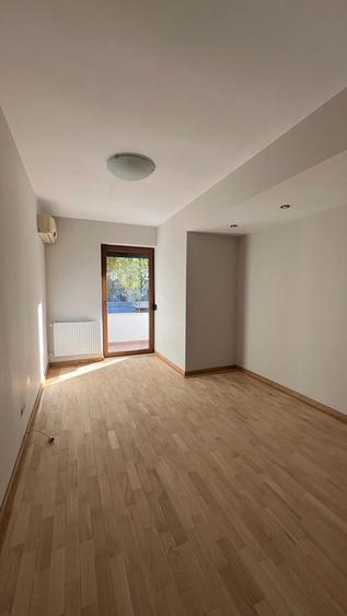 Apartament cu 4 camere decomandat, mobilat în Sisești