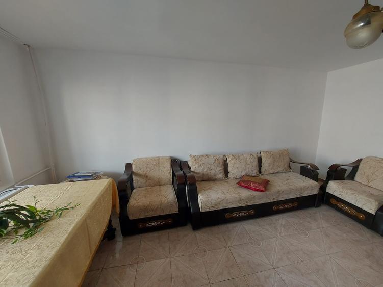 Apartament cu 4 camere decomandat în Vitan Mall