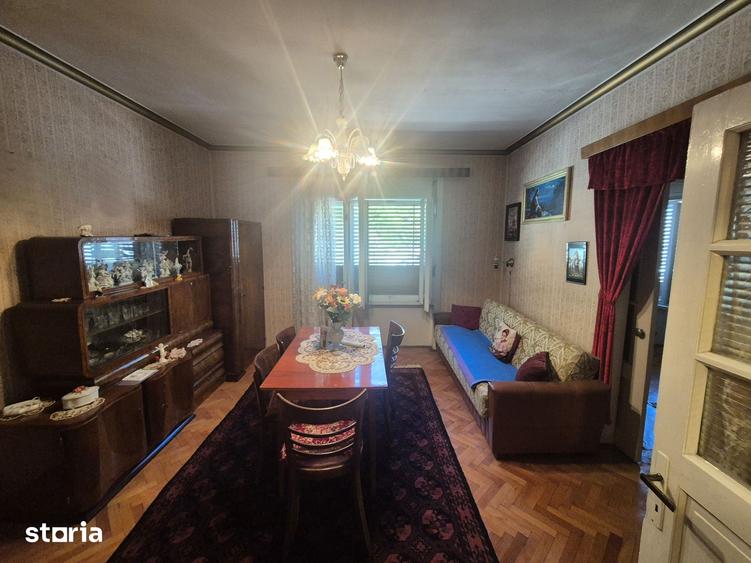 Casă cu 3 camere cu Canalizare în Central