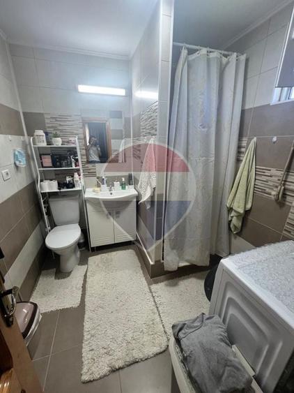 Casă cu 2 camere cu Teren 6943 Mp în Gologanu