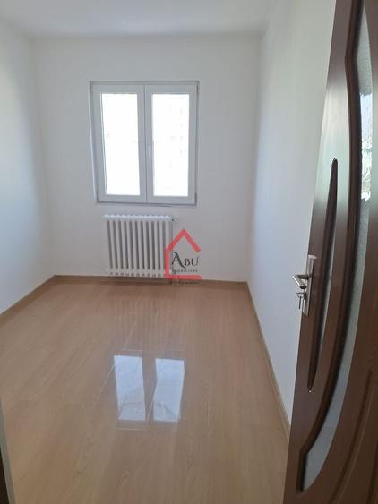 Apartament cu 3 camere nedecomandat în Alexandru cel Bun