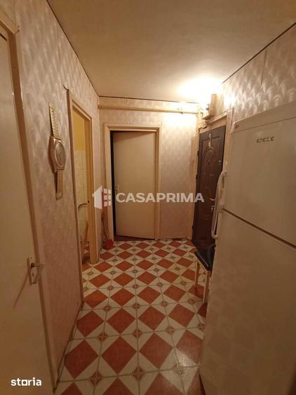 Apartament cu 3 camere semidecomandat în Vest