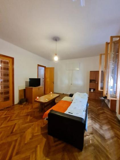 Apartament cu 2 camere semidecomandat, mobilat în Ultracentral
