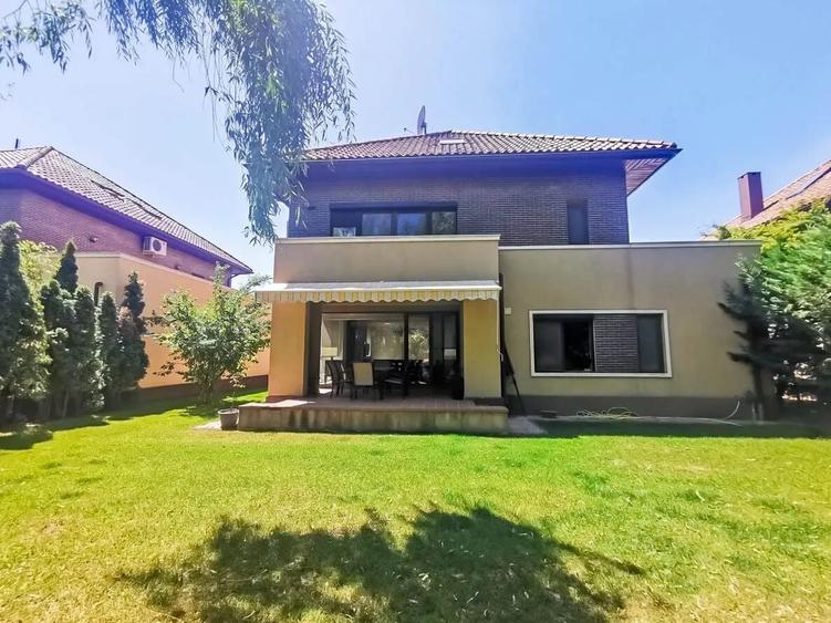 Duplex cu 5 camere cu Piscina în Iancu Nicolae
