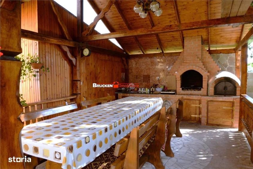 Casă cu 4 camere în Rontău