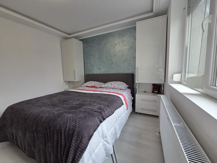 Apartament cu 2 camere circular în Micro 17