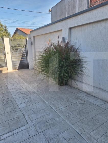 Casă individuală cu 2 camere cu Canalizare în Lugoj