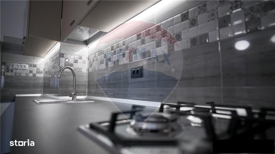 Apartament cu 3 camere semidecomandat în Central
