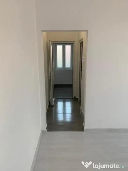 Casă cu 9 camere cu Teren 212 Mp în Dacia