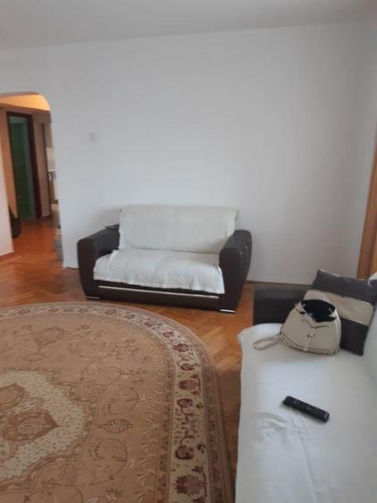 Apartament cu 3 camere decomandat, mobilat în Mihai Bravu