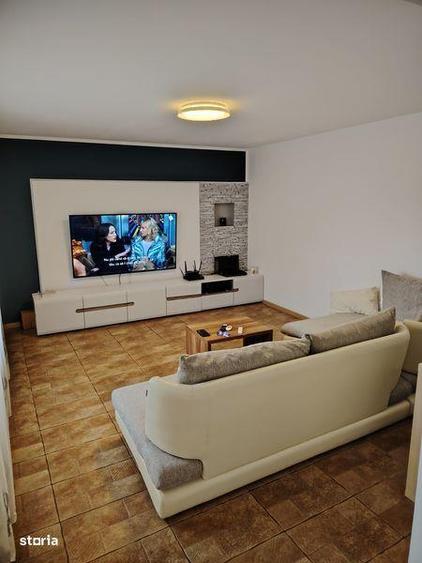 Casă cu 4 camere cu Teren 400 Mp în 23 August