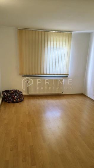 Apartament cu 3 camere decomandat în Tudor