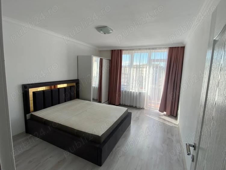 Apartament cu 3 camere semidecomandat în Florești