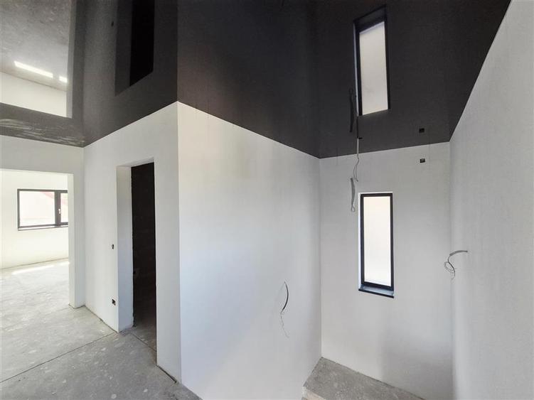 Casa de vanzare cu priveliste frumoasa - 13
