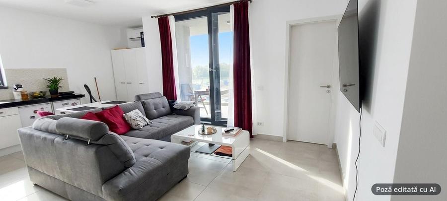 Apartament cu 2 camere semidecomandat, mobilat în Central