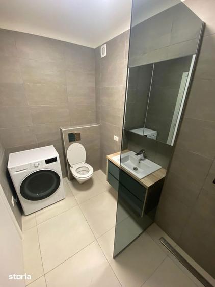 Apartament cu 3 camere semidecomandat în Micro 16