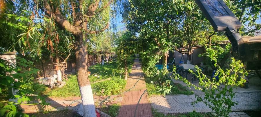 Casă individuală cu 4 camere cu Piscina în Bariera Vâlcii