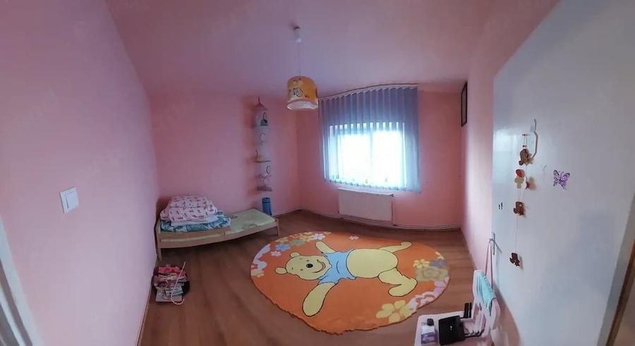Apartament cu 2 camere semidecomandat în Energiei