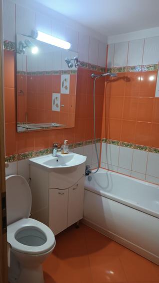 Apartament cu 2 camere decomandat în Broșteni