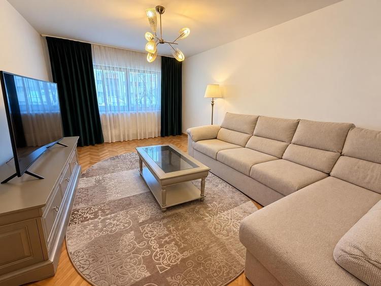 Apartament cu 3 camere în Ampoi 3