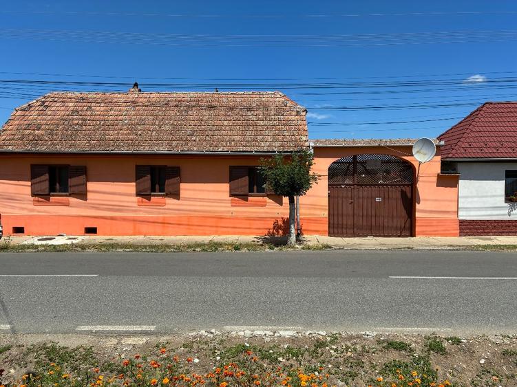 Casă individuală cu 3 camere cu Teren 1080 Mp în Vest