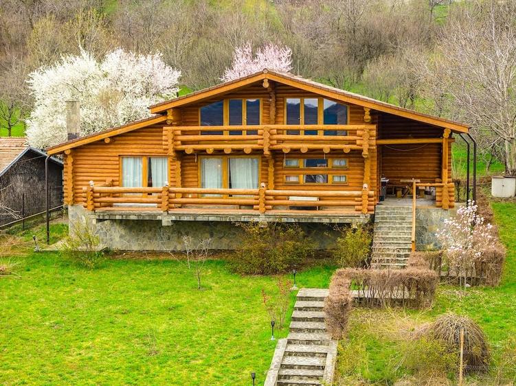 Casă cu Teren 980 Mp în Breaza de Sus