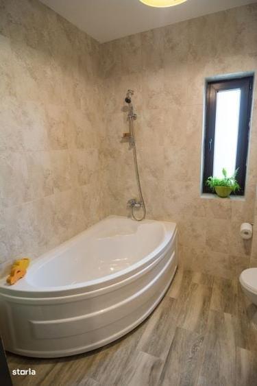 Apartament cu 3 camere în Central — fotografia 3