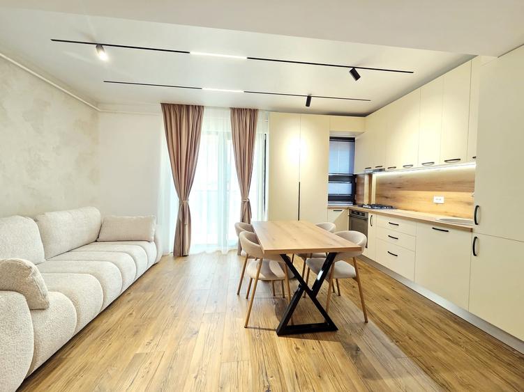 Apartament cu 3 camere decomandat în Central