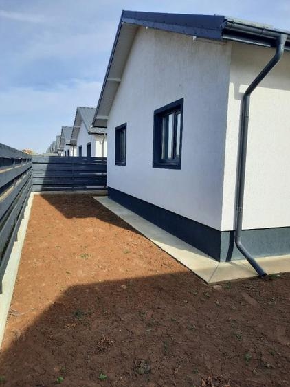 Casă individuală cu 3 camere cu Teren 450 Mp în Joița