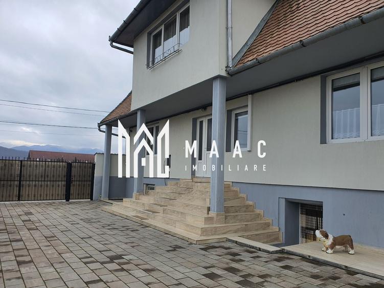 Casă individuală cu 9 camere cu Canalizare în Central