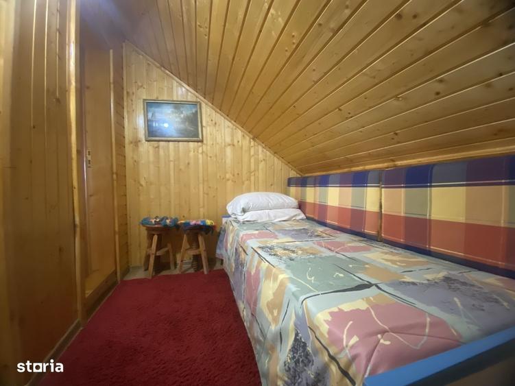 Casă cu 4 camere decomandat cu Teren 596 Mp în Central